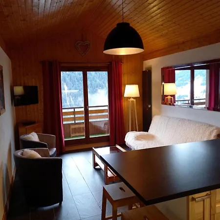 Snug In Near Ski Area
