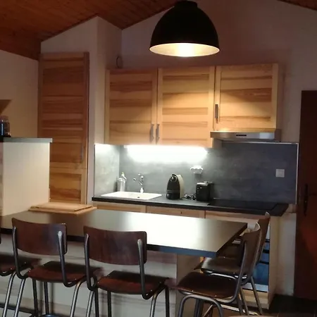 Snug In Near Ski Area *
