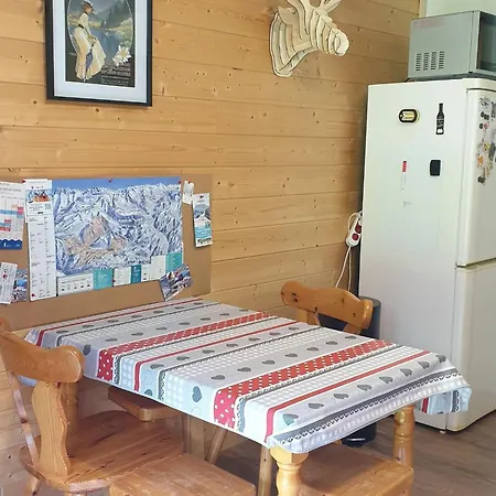 Snug In Near Ski Area *